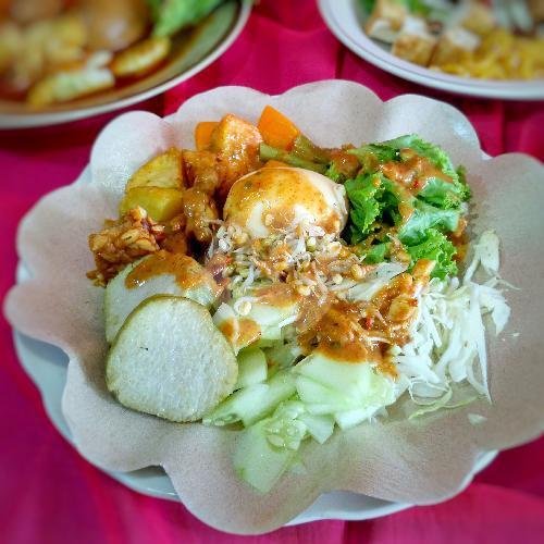 Gado-gado, Lontong + Telur menu Warung Selat Bu Sri, Mojolaban