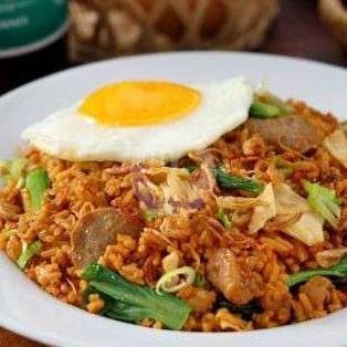Mie Goreng Sapi + Telur menu Warung Sido Mampir Pak Sugi Solo