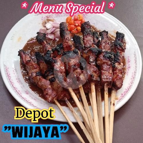 Sate Daging Kambing Campur ( Daging + Hati + Lemak) menu Depot Wijaya, Demak