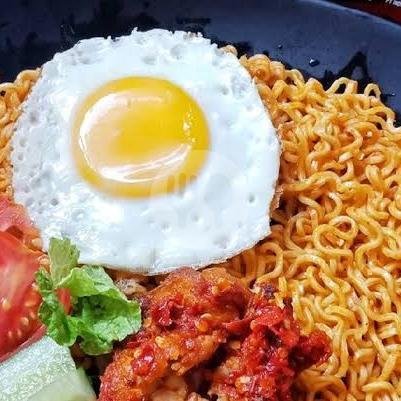 Indomie Ayam Geprek + Telor menu Ayam Geprek & Nasi Babat PUTRA REOG