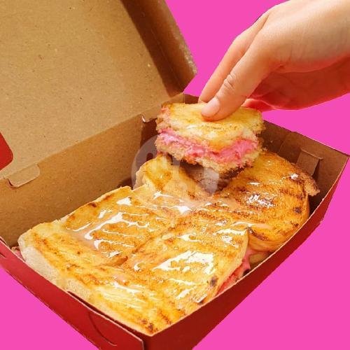 Roti Bakar Tiramisu menu Pisang Nugget Rajo Rawamangun, Jalan Tenggiri