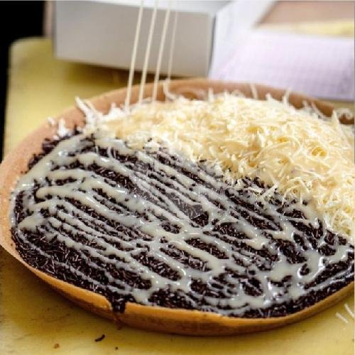 Coklat Wijen menu MARTABAK LEBAKSIU GELONGGONGAN