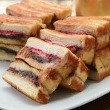 Roti Bakar Keju menu Roti Bakar Pradipa