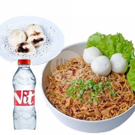 Mie Pedas Bakso Ikan menu Mie Kudusan, Bondowoso