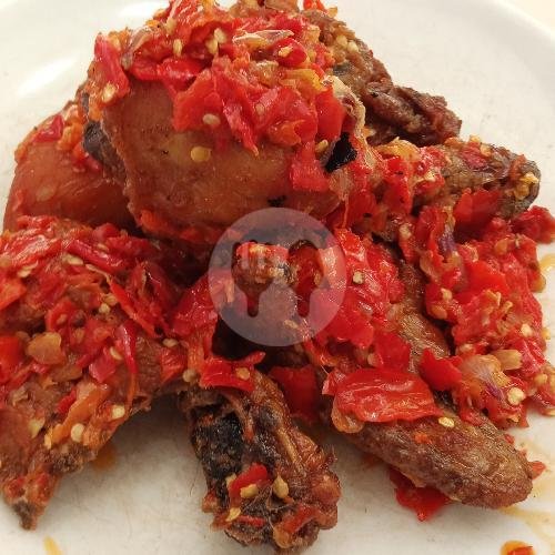 Nasi Nila + Air Kemasan 600 Ml menu Masakan Padang Surya Minang Prasmanan, Betro