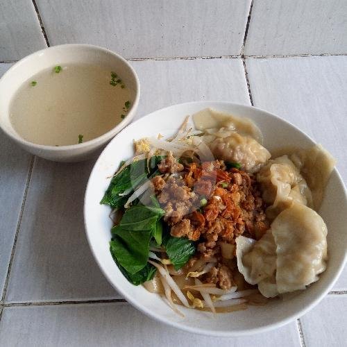 Kwetiaw Bakso menu Bakmi Alie Bangka, Taman Ratu