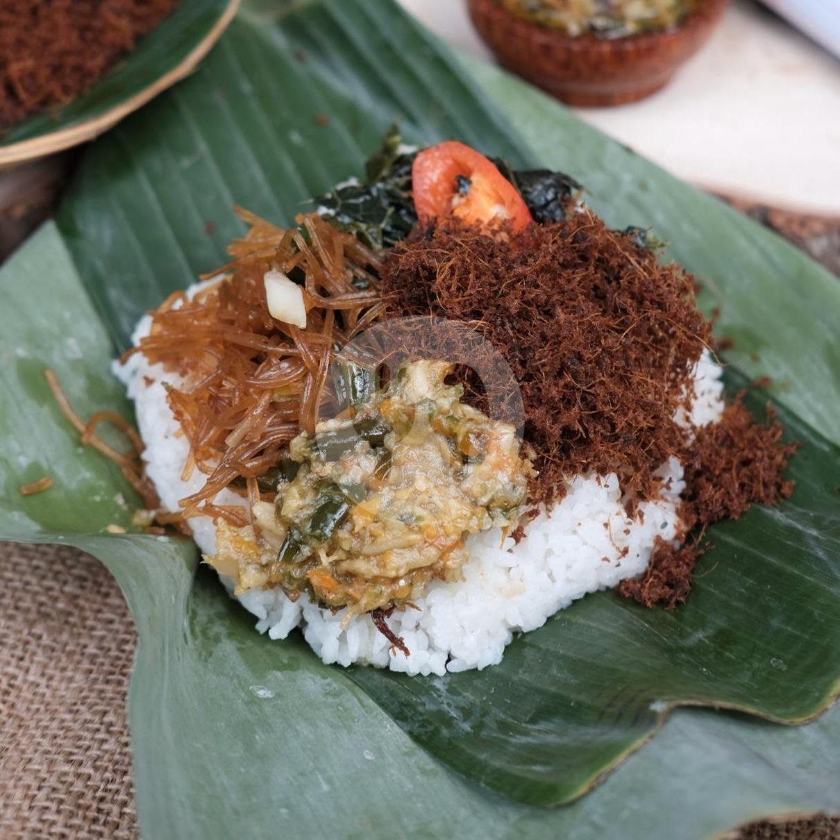 Sego Lipet Ayam Suwir menu Bumbu Desa (Timbel, Sego Bakar & Sego Lipet), Kartini