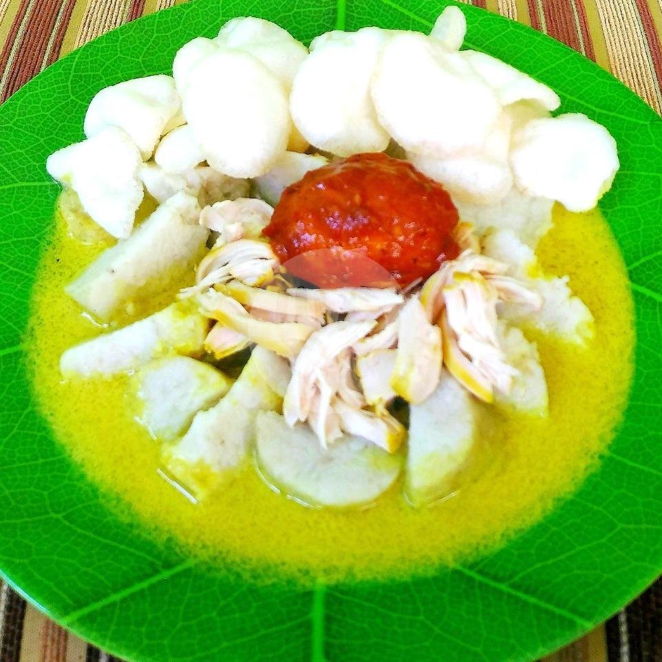 Lontop Sambal Ati Ampela + Telur Balado menu Yellow Nasi Kuning & Lontong Opor, Selokan Mataram