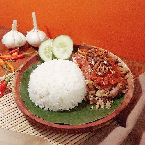 Ayam Geprek Sambel Matah menu Geprek Tugu, Krembangan