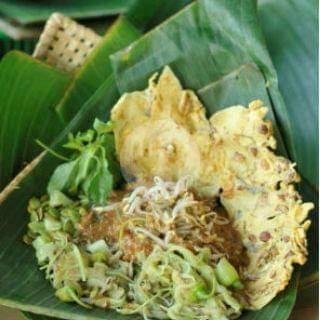 Nasi Pecel Biasa menu Warung Nasi Pecel Pincuk & Tepo Bu Is Asli Madiun, Tlogomas