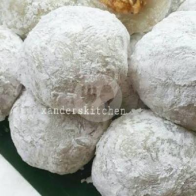 Nasi Kuning + Telur Sebelah menu Toko Kue Ny Nina, Mitra Batik