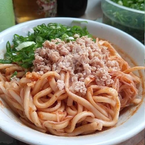 Mie Baso Urat menu Mie Baso Elvira, Veteran