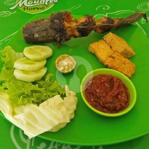 Es Teh Manis menu Pecel Lele Mas Vino, Padang