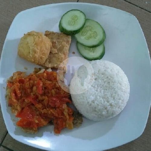 Ayam Geprek Laksana: Surga Kuliner Pedas di Sukalaya Barat