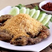 1 Ekor Ayam Goreng menu Ayam Presto Ny. Nita, Biliton