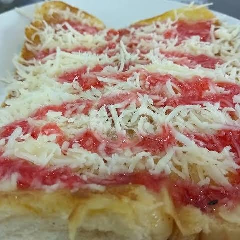Roti Strawberry Coklat menu ropang Mus Grogol, Jalan Dr. Muwardi 1