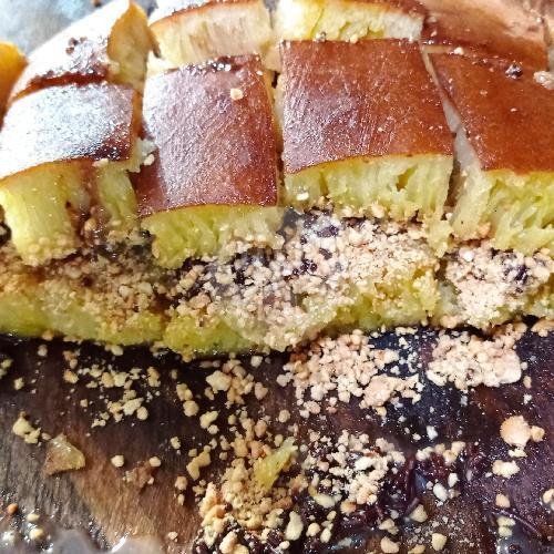 Istimewa 3 Telor Bebek+Red velvet Keju Ketan Susu+Original Kacang Coklat Susu menu Martabak dan Terang Bulan Rizquna, Kebon Agung