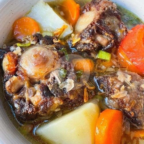 Sop Buntut Rebus menu Sate Maranggi Sop Djanda LB, Lebak Bulus
