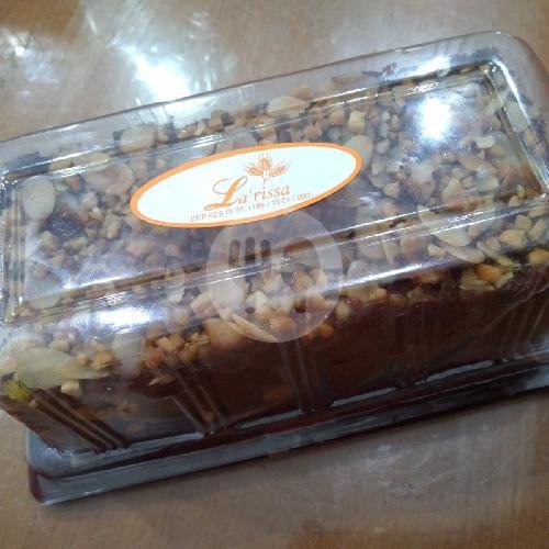 Bika Karamel Almond menu Larissa Bakery, Terusan Jakarta