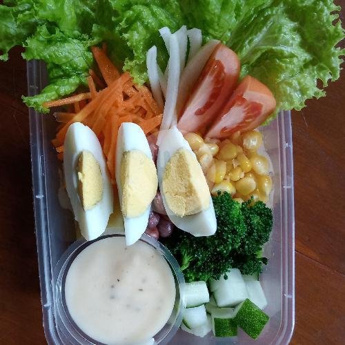 Toping Ayam menu Melt Salad, Sukun Raya