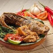 Ayam Goreng Crispy / Original + Nasi + Tahu Tempe menu Pecel Lele Putra Ronggolawe 06, Antapani Lama