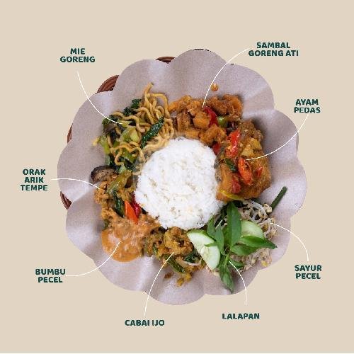 Nasi soto daging menu Pecel Kawi Asli Hj Musilah Sejak Tahun 1975, Klojen