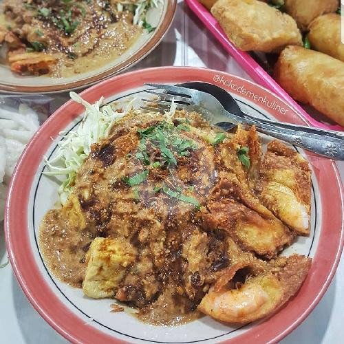 Tahu Gimbal & Soto Neon: Surga Kuliner di Pringgading Raya Semarang
