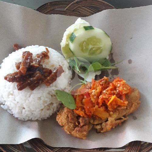 Paket Nasi Lele Penyet + Es Teh menu Warteg Crista Laka Laka, Manguharjo