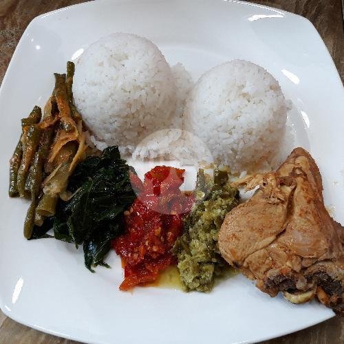 Review Rumah Makan Ampera Daun Mas: Kuliner Padang yang Menggugah Selera di Nanggalo