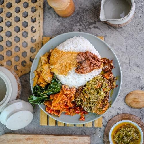 Nasi Ayam Balado Hijo menu RM ELOK, Ciseke Besar
