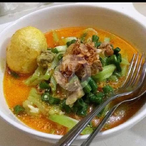 Review Lontong Sayur & Nasi Uduk Betawi Mang Ocad: Nostalgia Rasa di Malang