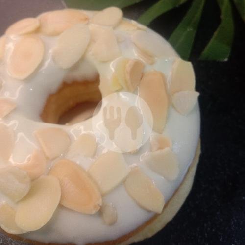 Crispy Milk menu Donat Pipin Donuts, Logam Buahbatu