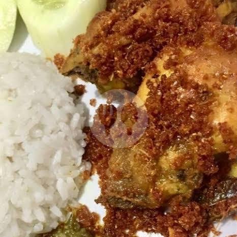 nasi ayam kremes menu Warung 138, KLOJEN