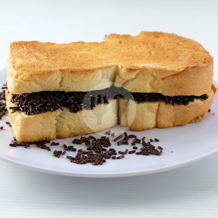 Review Roti Bakar Eddy: Tempat Nongkrong Asik di Margonda dengan Menu Juara