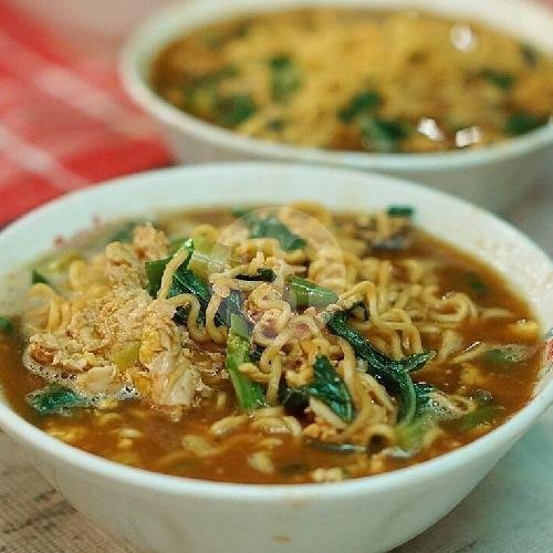 Rujak Buah Serut menu Cilok Pedas (Warung Merah Hitam), Kejaksan