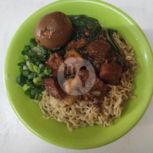 Pangsit Rebus menu Bakmi Karet Kemenangan, Jl. Kemenangan Raya No 50A