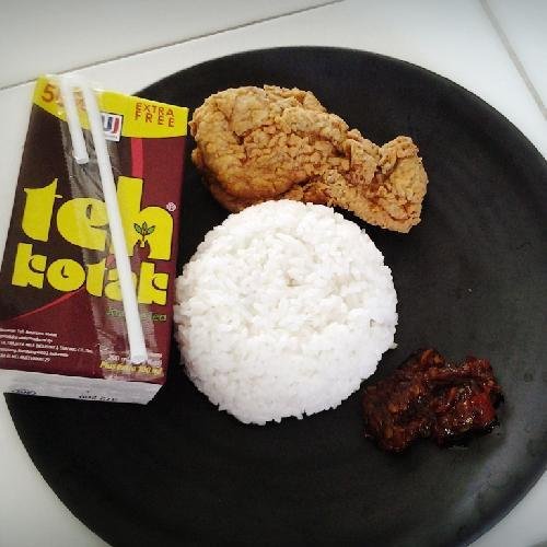 Panas 2 menu Ayam Goreng Trikora, Tidar