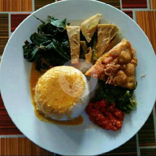 Nasi Tongkol Balado Kumplit menu RM Nasi Padang Putra Tanjung, Cemara