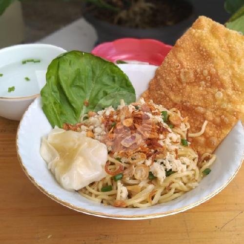 Cwie Mie Siomay menu Pangsit Cwie Mie Rela, Bandulan