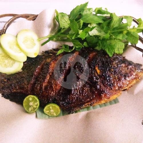 Ikan Gurame Besar menu Ikan Bakar Madu Khas Pangandaran, Terusan Cibaduyut