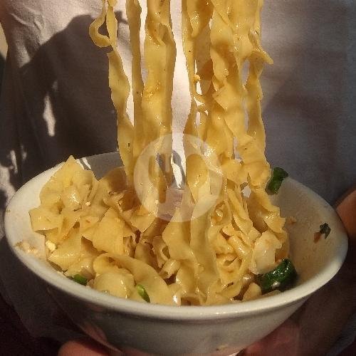 Pangsit Rebus Komplit menu Bakmi GC, Kota Bambu