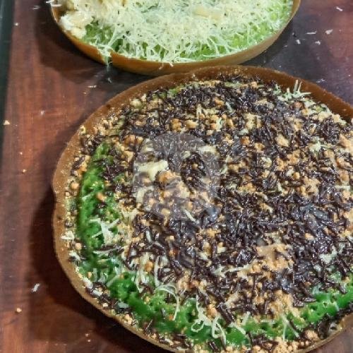 Manis Pandan Keju Susu menu Martabak Azra, Pisangan