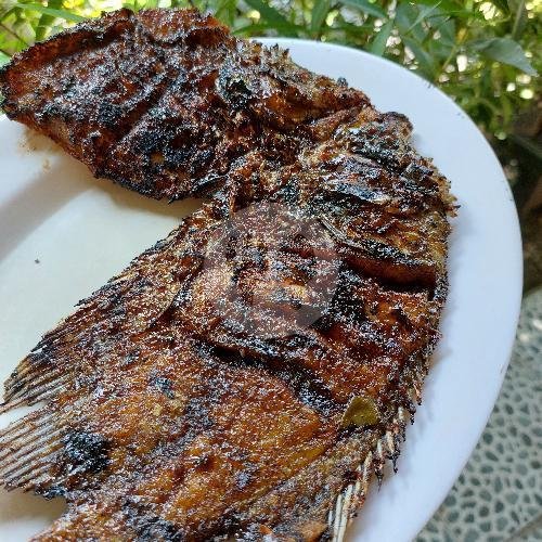 Review RM. Saung Tepi Sawah Jaka Samudra: Kuliner Asri di Cirebon