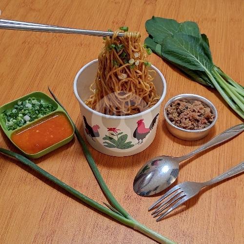 Polos Kecil Manis menu Mie Baso Pangsit Baladewa