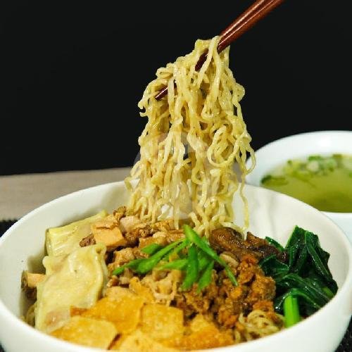 Review Bakmi Sion: Mie Ayam Enak dan Suasana Cozy di Sunter