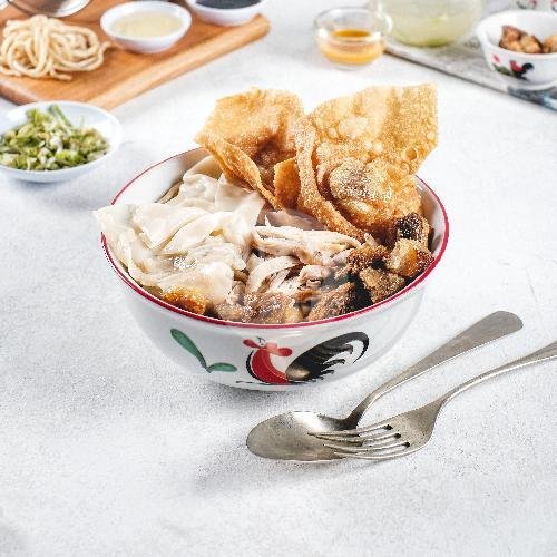 Pangsit Mie Jumbo Merah Ayam menu Pangsit Mie Malei, Sukomanunggal