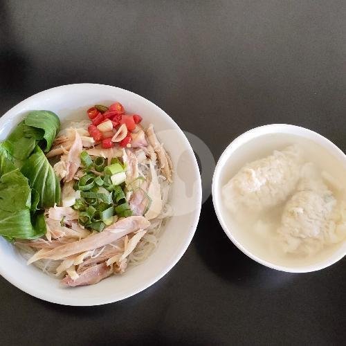 Kwetiau Ayam+ Pangsit (2 Pcs) menu Mie Ayam Kumango, Tanjung Duren