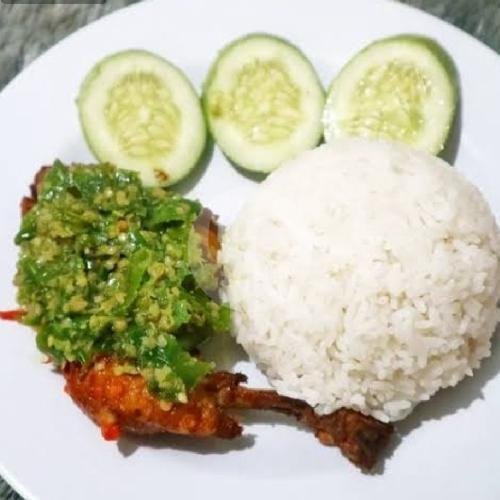 Nasi + Ayam Penyet Sambel Ijo menu Pecel Lele Luqman Jaya, Muda Parsi