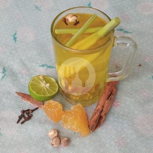 Segeran menu Wedang Jawa Qie Gathot, Alun Alun Utara