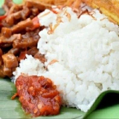 Review Kuliner Seru di Warung Makan Gang Buntu, Pori Raya: Bakwan Krispy dan Nasi Kuning yang Menggoda!